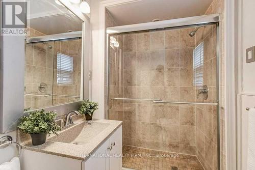 1533 Queen Street E, Toronto, ON - Indoor Photo Showing Bathroom