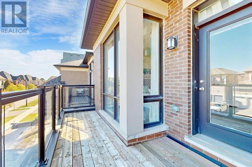 16 Scrivener Drive, Aurora, ON - Outdoor With Balcony With Exterior