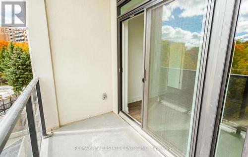 301 - 202 Burnhamthorpe Road E, Mississauga, ON -  With Balcony With Exterior