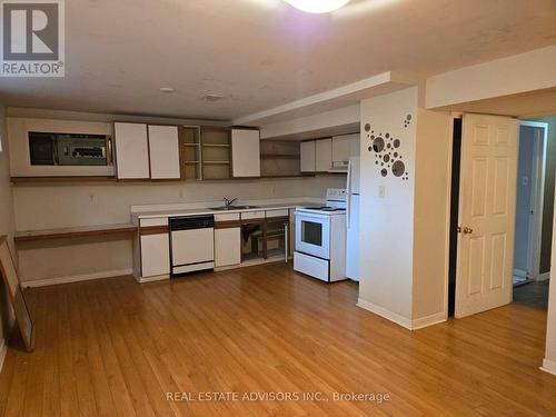 507 Trudale Court, Oakville, ON - Indoor Photo Showing Kitchen With Double Sink