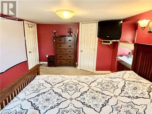 36 Lauber Avenue, Cornwall, ON - Indoor Photo Showing Bedroom