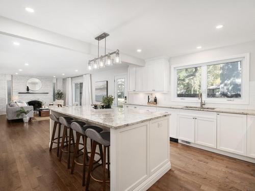 Kitchen - 421 Church Street, Beaconsfield, QC - Indoor Photo Showing Kitchen With Upgraded Kitchen