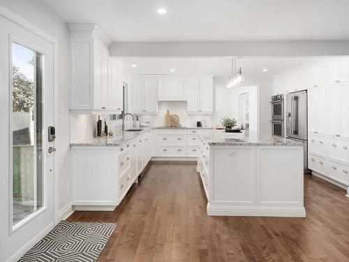 Kitchen - 421 Church Street, Beaconsfield, QC - Indoor Photo Showing Kitchen With Upgraded Kitchen