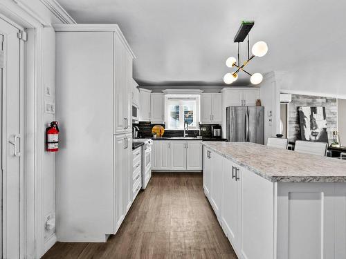 Cuisine - 1530 Rue Marie-Lyne, Drummondville, QC - Indoor Photo Showing Kitchen With Upgraded Kitchen