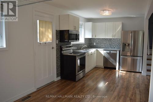 Main - 15 Browning Court, Aurora, ON - Indoor Photo Showing Kitchen