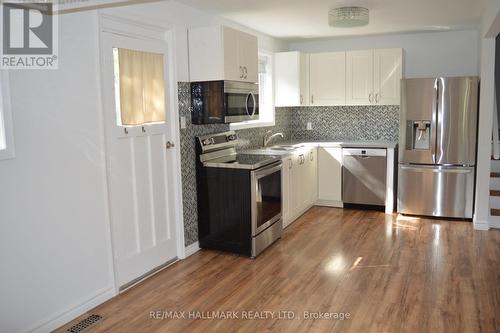 Main - 15 Browning Court, Aurora, ON - Indoor Photo Showing Kitchen