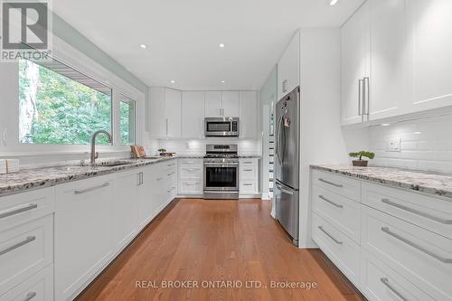 1863 Heather Hills Drive, Burlington, ON - Indoor Photo Showing Kitchen With Stainless Steel Kitchen With Upgraded Kitchen