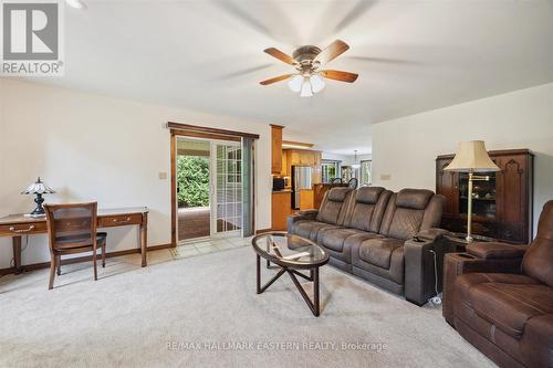 793 Edenderry Line, Smith-Ennismore-Lakefield, ON - Indoor Photo Showing Living Room