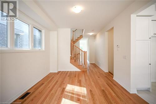 377 Provident Way, Hamilton, ON - Indoor Photo Showing Other Room