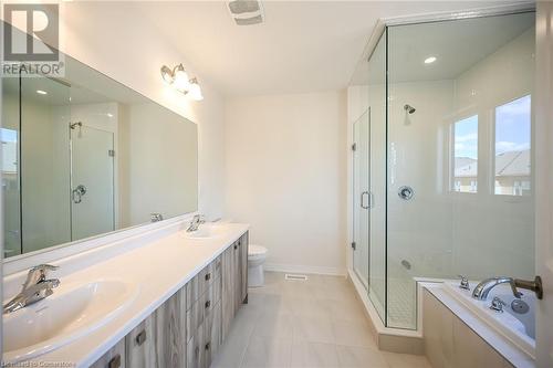 377 Provident Way, Hamilton, ON - Indoor Photo Showing Bathroom