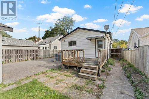 981 Partington Avenue W, Windsor, ON - Outdoor With Exterior