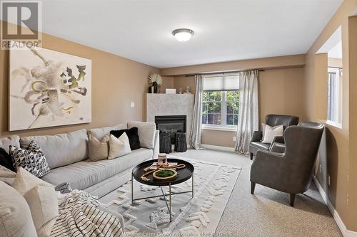 998 Fielding Court, Windsor, ON - Indoor Photo Showing Living Room With Fireplace