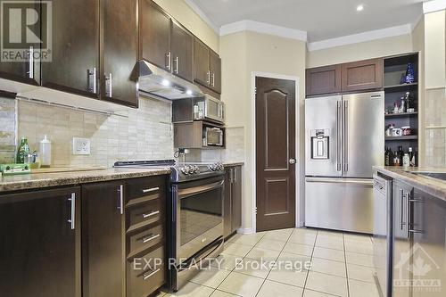 361 Royal Fern Way, Ottawa, ON - Indoor Photo Showing Kitchen With Upgraded Kitchen