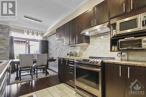 361 Royal Fern Way, Ottawa, ON - Indoor Photo Showing Kitchen With Upgraded Kitchen