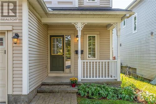 133 Hemlo Crescent, Ottawa, ON - Outdoor With Exterior