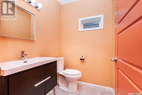 335 E Avenue S, Saskatoon, SK - Indoor Photo Showing Bathroom