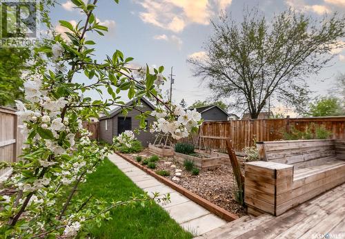 335 E Avenue S, Saskatoon, SK - Outdoor