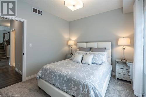 955 Stonecliffe Walk, Kitchener, ON - Indoor Photo Showing Bedroom