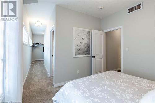 955 Stonecliffe Walk, Kitchener, ON - Indoor Photo Showing Bedroom