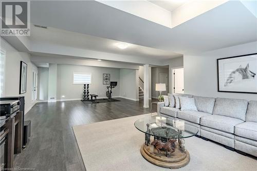 955 Stonecliffe Walk, Kitchener, ON - Indoor Photo Showing Living Room