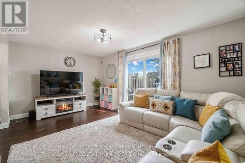 13 - 149 St. Catharines Street, West Lincoln, ON - Indoor Photo Showing Living Room