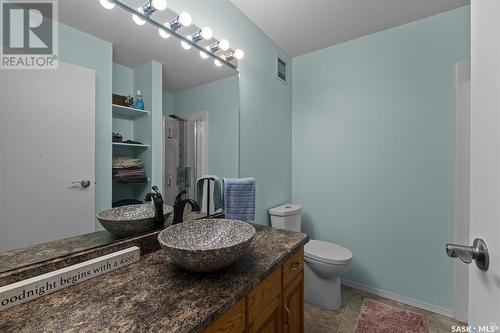 5 Lambs Lane, Prince Albert, SK - Indoor Photo Showing Bathroom