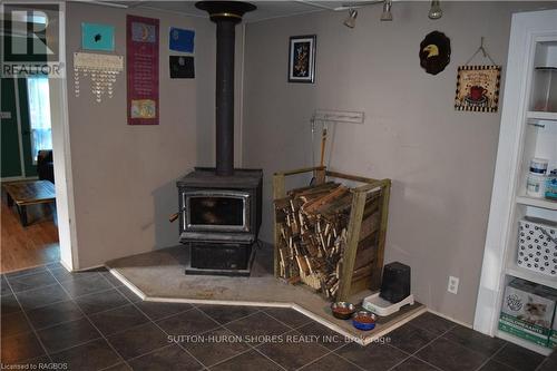 185 4Th Street, Arran-Elderslie, ON - Indoor Photo Showing Other Room With Fireplace