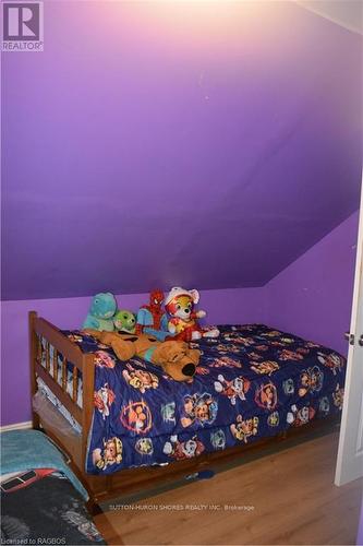 185 4Th Street, Arran-Elderslie, ON - Indoor Photo Showing Bedroom