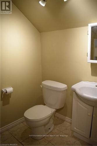 185 4Th Street, Arran-Elderslie, ON - Indoor Photo Showing Bathroom