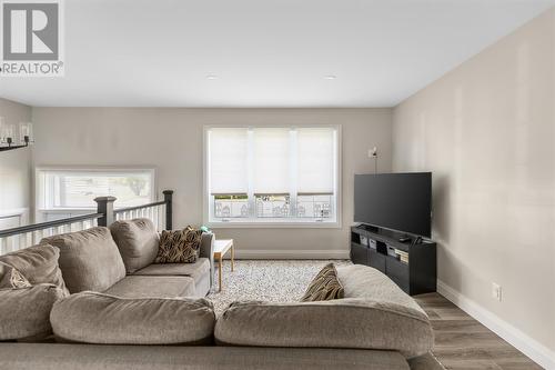 542 Boundary Rd, Sault Ste. Marie, ON - Indoor Photo Showing Living Room