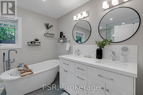 15 Wenderly Drive, Aurora, ON - Indoor Photo Showing Bathroom