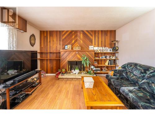 2430 Mckenzie Street, Penticton, BC - Indoor Photo Showing Living Room With Fireplace