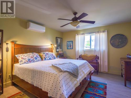 611 Burns Street, Penticton, BC - Indoor Photo Showing Bedroom