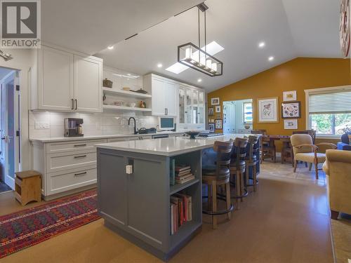 611 Burns Street, Penticton, BC - Indoor Photo Showing Kitchen With Upgraded Kitchen