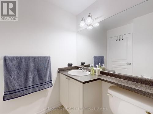 608 - 225 Webb Drive, Mississauga, ON - Indoor Photo Showing Bathroom