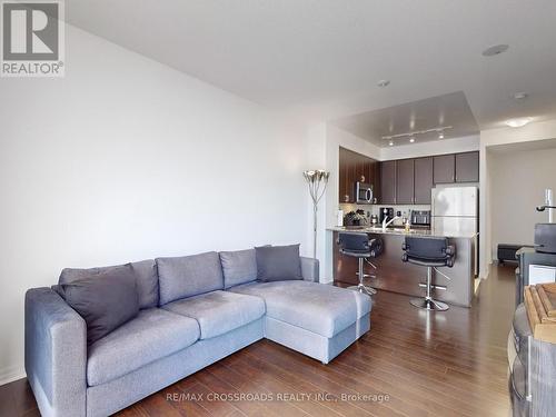 608 - 225 Webb Drive, Mississauga, ON - Indoor Photo Showing Living Room