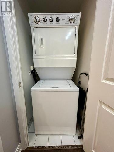 1410 - 80 Absolute Avenue, Mississauga, ON - Indoor Photo Showing Laundry Room