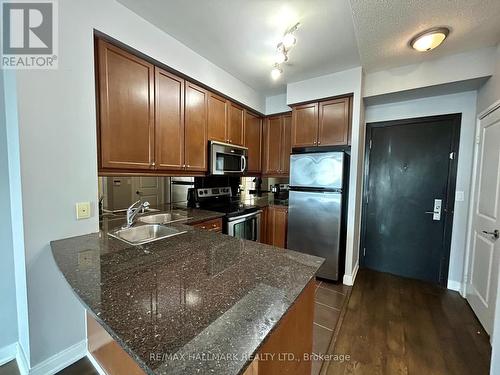 1410 - 80 Absolute Avenue, Mississauga, ON - Indoor Photo Showing Kitchen With Double Sink