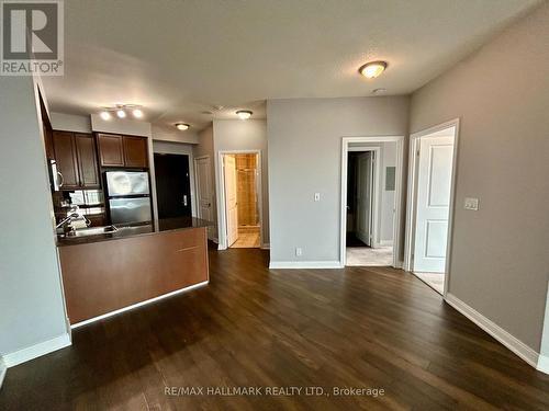 1410 - 80 Absolute Avenue, Mississauga, ON - Indoor Photo Showing Kitchen