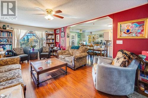 2747 Greenwood  Road, Nelson, BC - Indoor Photo Showing Living Room