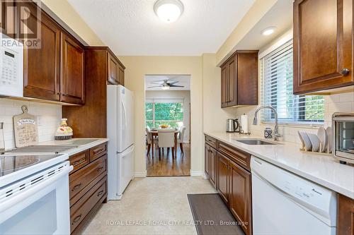 204 - 358 Waterloo Avenue, Guelph, ON - Indoor Photo Showing Kitchen