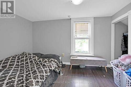 942 Upper Gage Avenue, Hamilton, ON - Indoor Photo Showing Bedroom