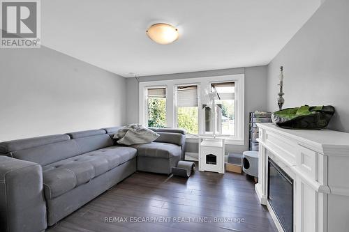 942 Upper Gage Avenue, Hamilton, ON - Indoor Photo Showing Living Room With Fireplace