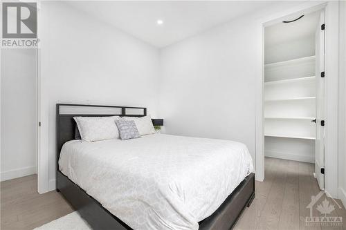 43 Rossland Avenue, Ottawa, ON - Indoor Photo Showing Bedroom