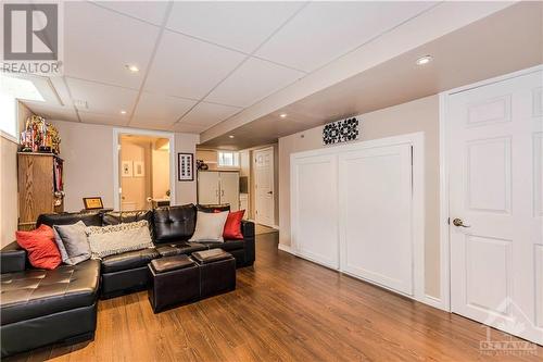 3483 River Run Avenue, Ottawa, ON - Indoor Photo Showing Living Room