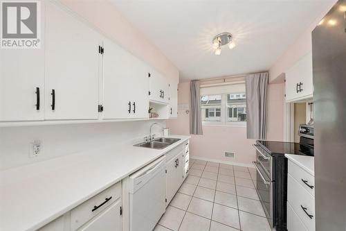 1586 Rowe Avenue, Sarnia, ON - Indoor Photo Showing Kitchen With Double Sink