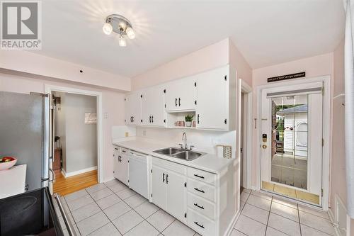 1586 Rowe Avenue, Sarnia, ON - Indoor Photo Showing Kitchen With Double Sink