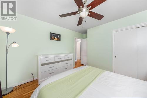 1586 Rowe Avenue, Sarnia, ON - Indoor Photo Showing Bedroom