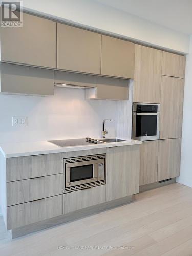 2110 - 39 Roehampton Avenue, Toronto, ON - Indoor Photo Showing Kitchen