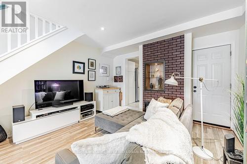 111 Jones Avenue, Toronto, ON - Indoor Photo Showing Living Room